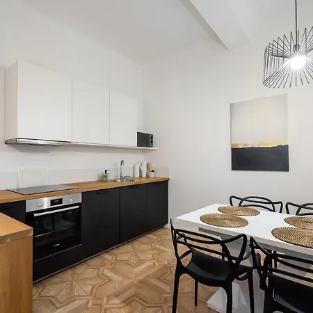 Old Town Basilisk By Bookinghost