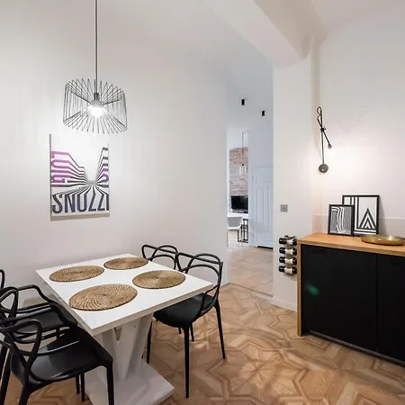 Old Town Basilisk Apartment Warsaw